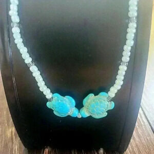 Turtle lovers beaded necklace